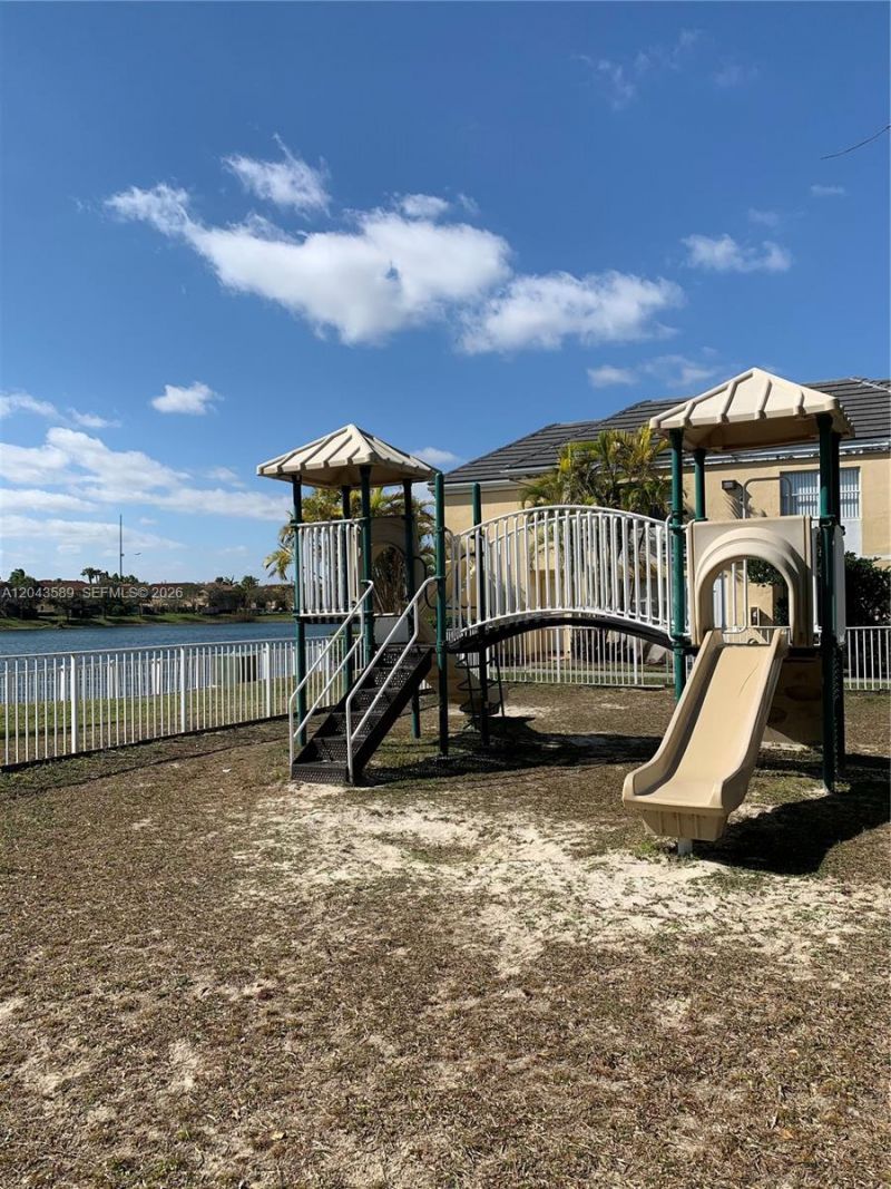 8660 SW 212th St , Unit 305, Cutler Bay, FL 33189 Photo