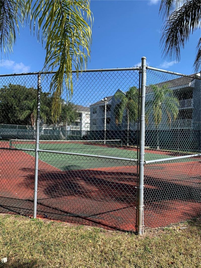 8660 SW 212th St , Unit 305, Cutler Bay, FL 33189 Photo