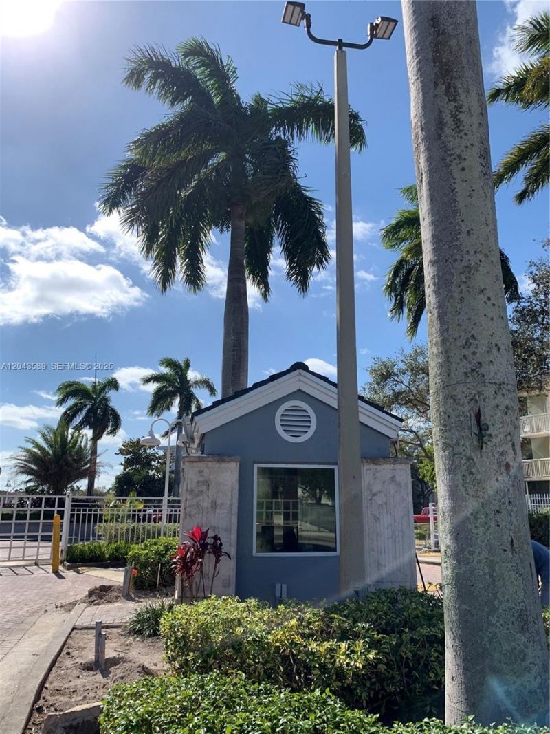 8660 SW 212th St , Unit 305, Cutler Bay, FL 33189 Photo