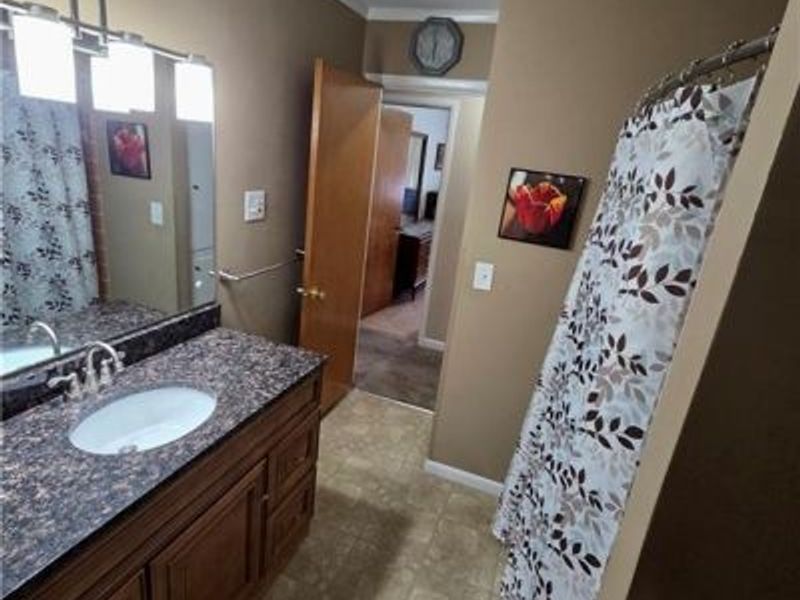 808 Hollendale Drive, Kettering, OH 45429 Photo 5