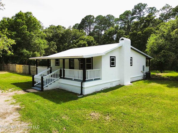 8013 Victoria Drive, Biloxi, MS 39532