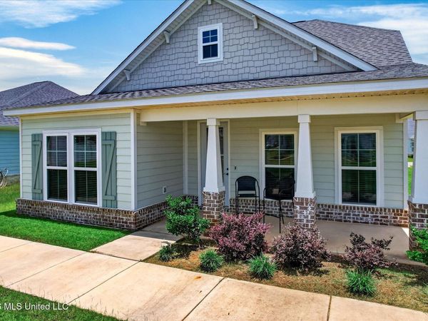 113 Everly Circle, Ocean Springs, MS 39564