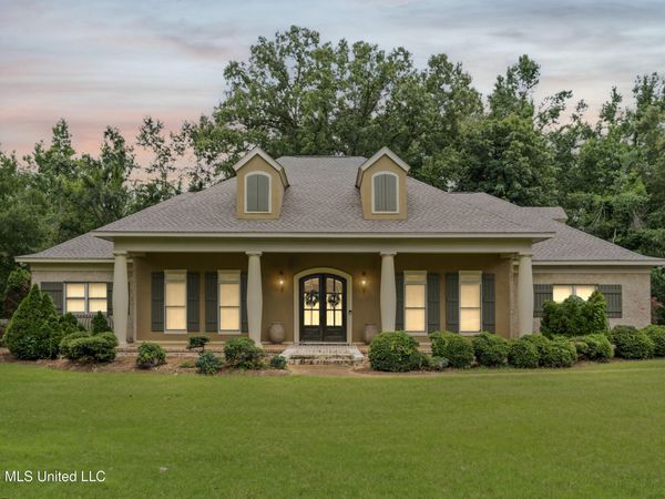 370 Deer Run , Batesville, MS 38606