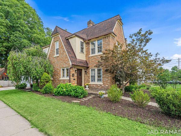 2200 College Avenue SE, Grand Rapids, MI 49507