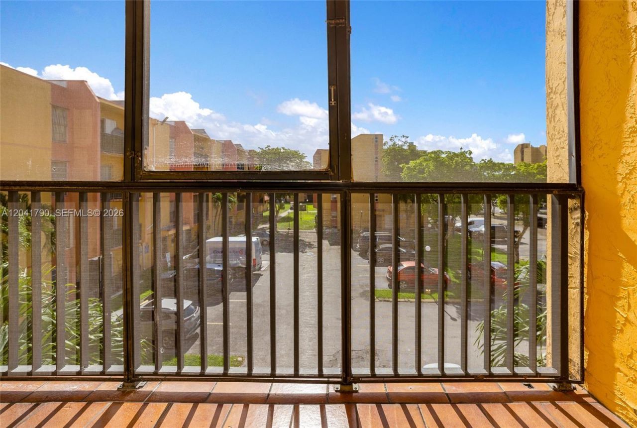 4805 NW 7th St, Unit 302-15, Miami, FL 33126 Photo