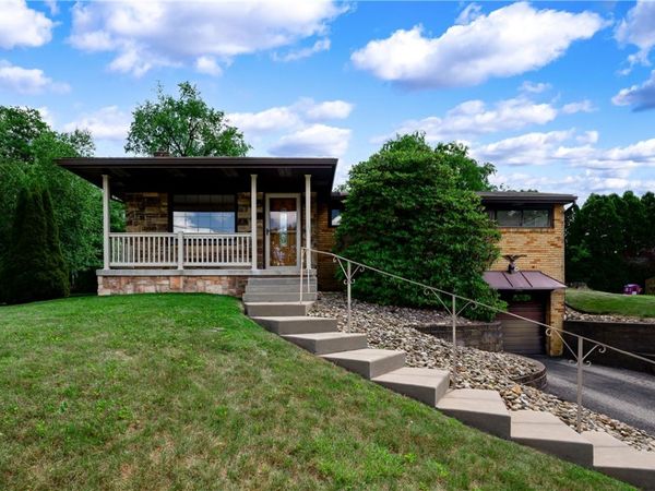115 Bluegrass Drive, Butler, PA 16001