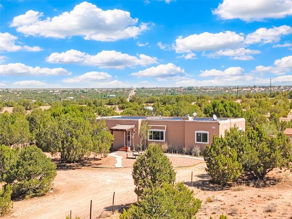 5 Kachina Road , Santa Fe, NM 87508