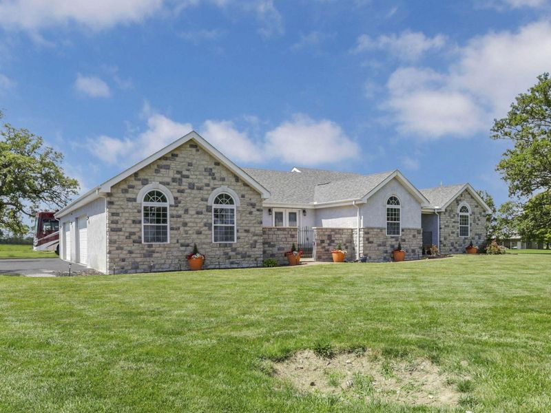 5860 Gregg Road, West Jefferson, OH 43162 Photo 2