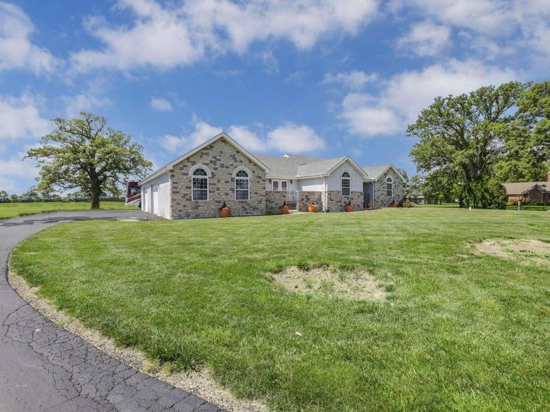 5860 Gregg Road, West Jefferson, OH 43162 Photo 3