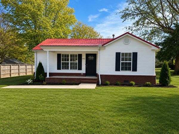 902 S Russell St, Portland, TN 37148