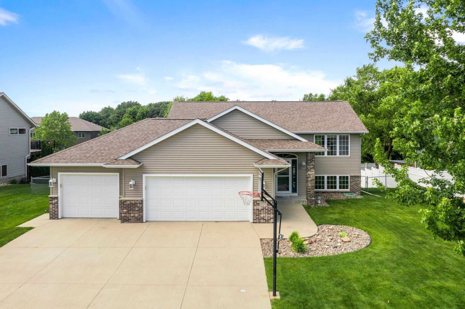 2575 Stony Creek Drive, Owatonna, MN 55060 Main Photo