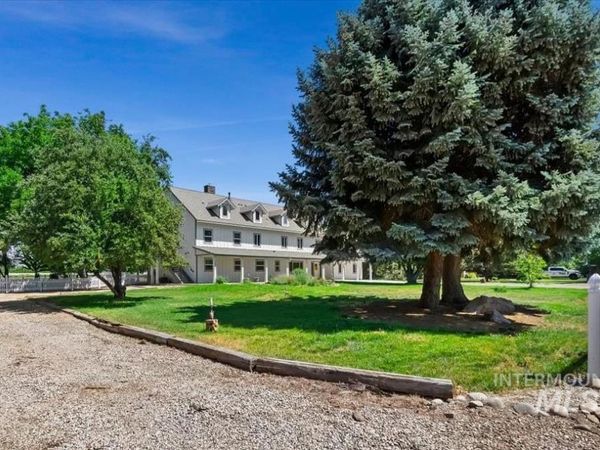 3040 N Duane Dr, Meridian, ID 83646