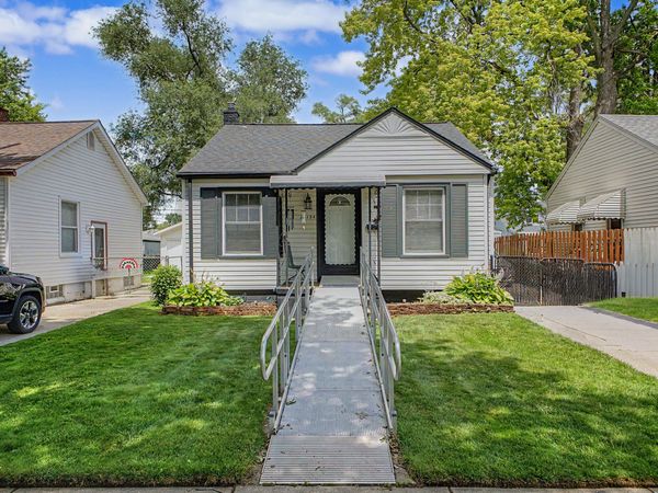 26154 Pennie Street, Dearborn Heights, MI 48125