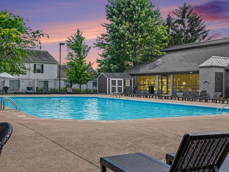 4696 Shalers Drive, Unit 52B, Columbus, OH 43228 Photo 2
