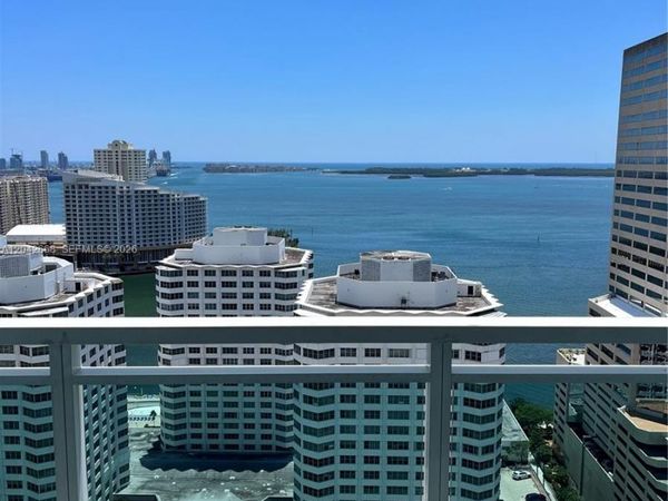 951 Brickell Ave, Unit 2704, Miami, FL 33131