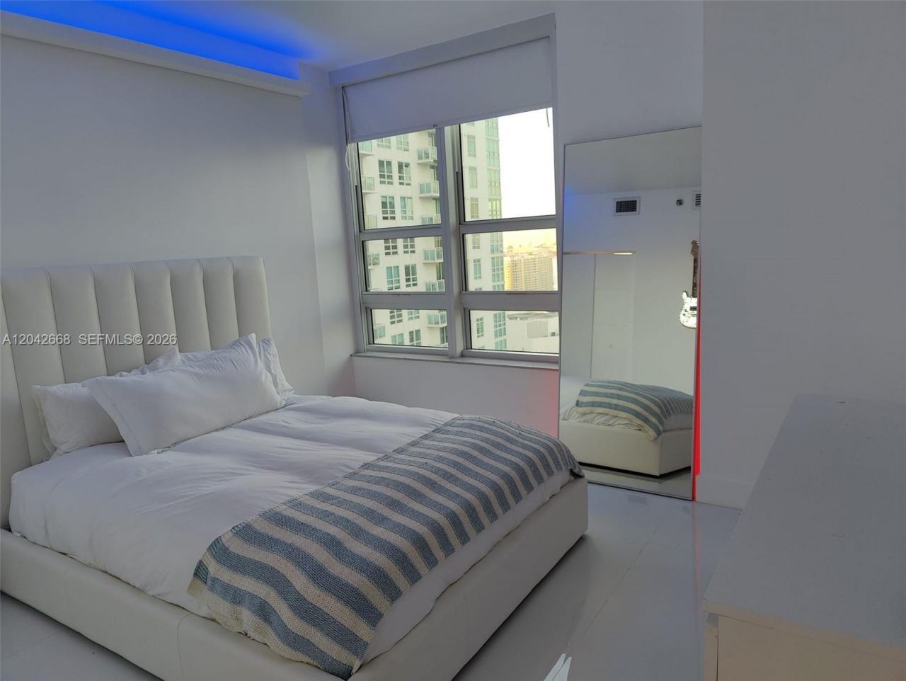 951 Brickell Ave, Unit 2704, Miami, FL 33131 Photo
