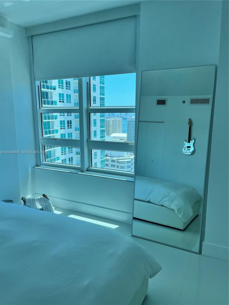 951 Brickell Ave, Unit 2704, Miami, FL 33131 Photo