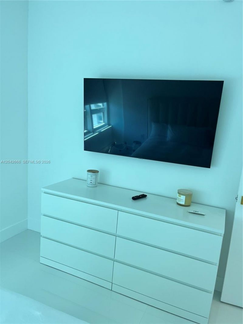 951 Brickell Ave, Unit 2704, Miami, FL 33131 Photo