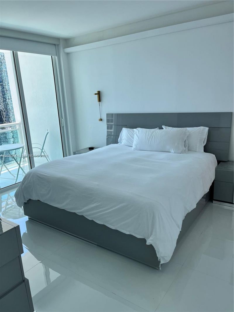 951 Brickell Ave, Unit 2704, Miami, FL 33131 Photo
