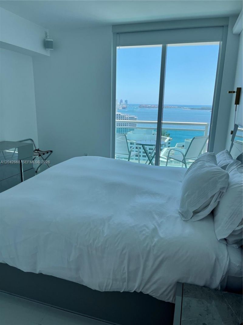 951 Brickell Ave, Unit 2704, Miami, FL 33131 Photo