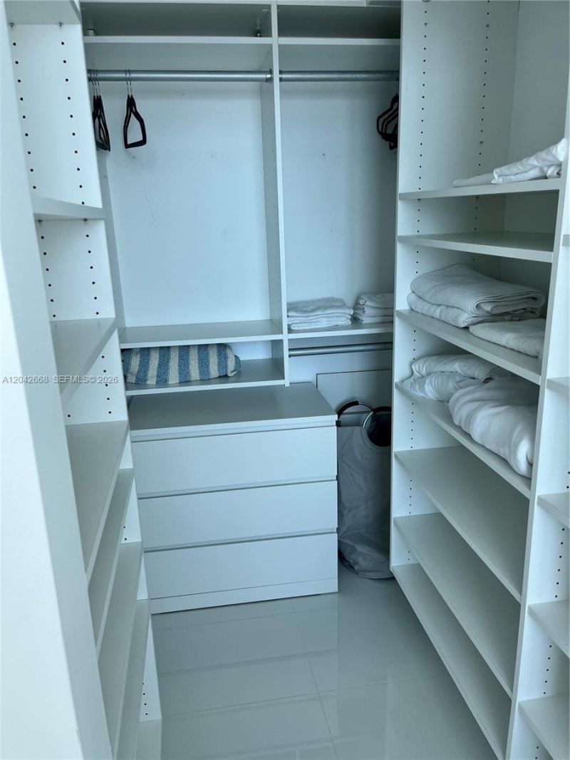 951 Brickell Ave, Unit 2704, Miami, FL 33131 Photo