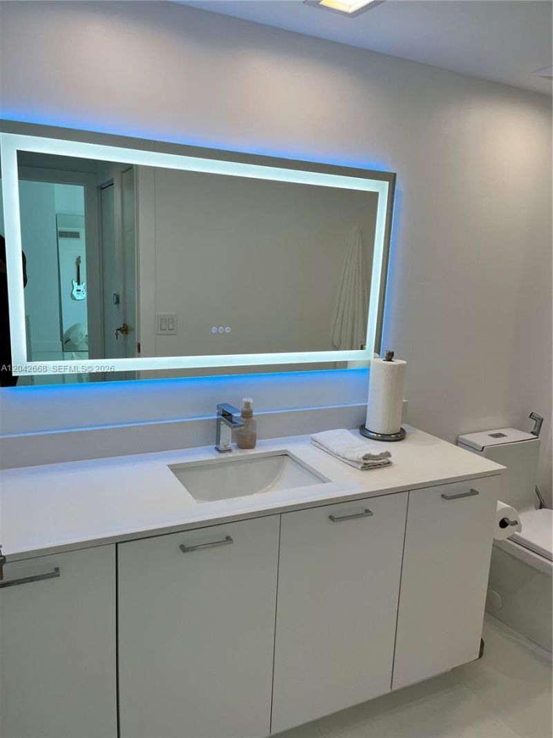 951 Brickell Ave, Unit 2704, Miami, FL 33131 Photo