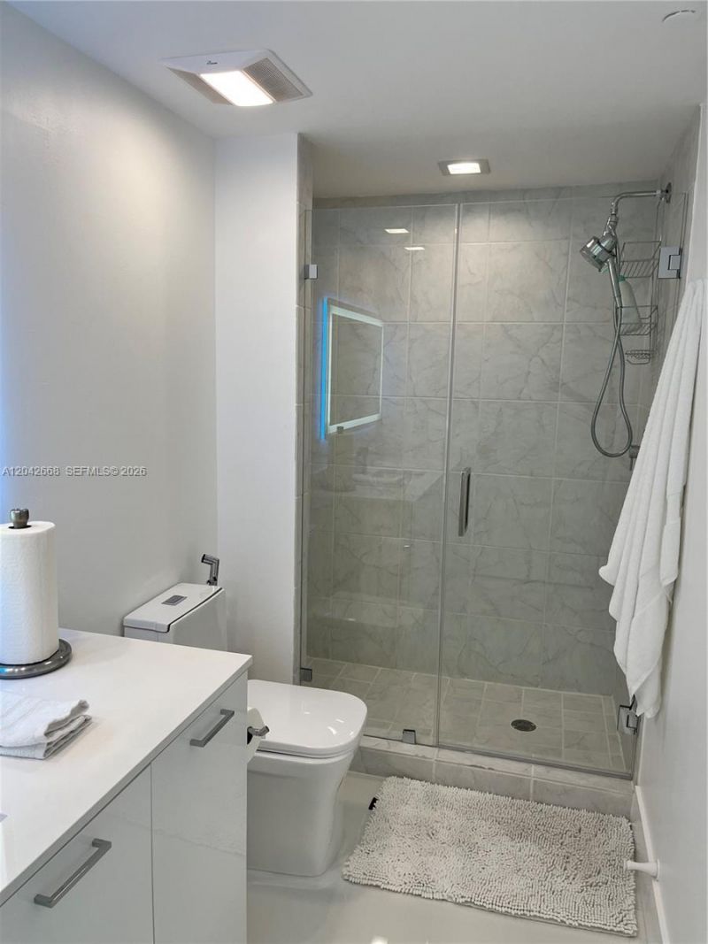 951 Brickell Ave, Unit 2704, Miami, FL 33131 Photo