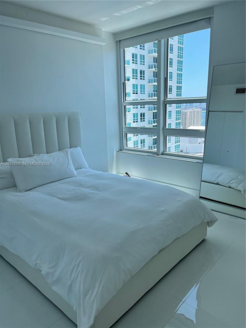 951 Brickell Ave, Unit 2704, Miami, FL 33131 Photo