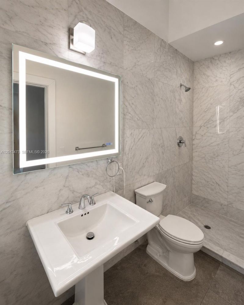 3025 Indian Creek Dr, Unit 109, Miami Beach, FL 33140 Photo