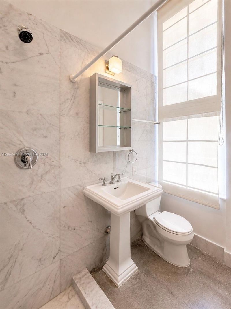 3025 Indian Creek Dr, Unit 109, Miami Beach, FL 33140 Photo