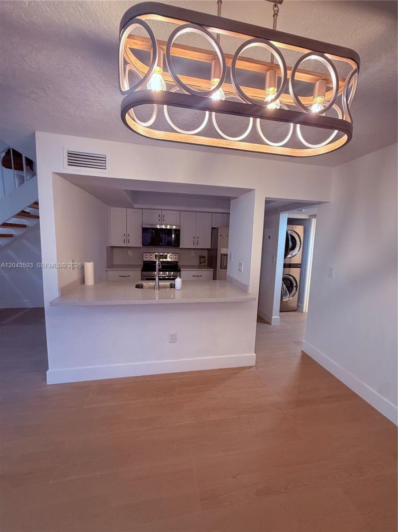 9909 NW 9th St Cir, Unit 4-3, Miami, FL 33172 Photo