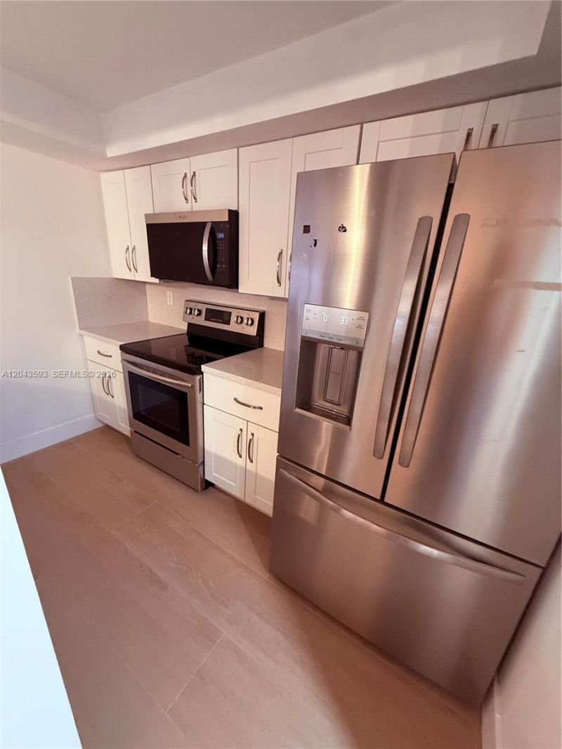 9909 NW 9th St Cir, Unit 4-3, Miami, FL 33172 Photo