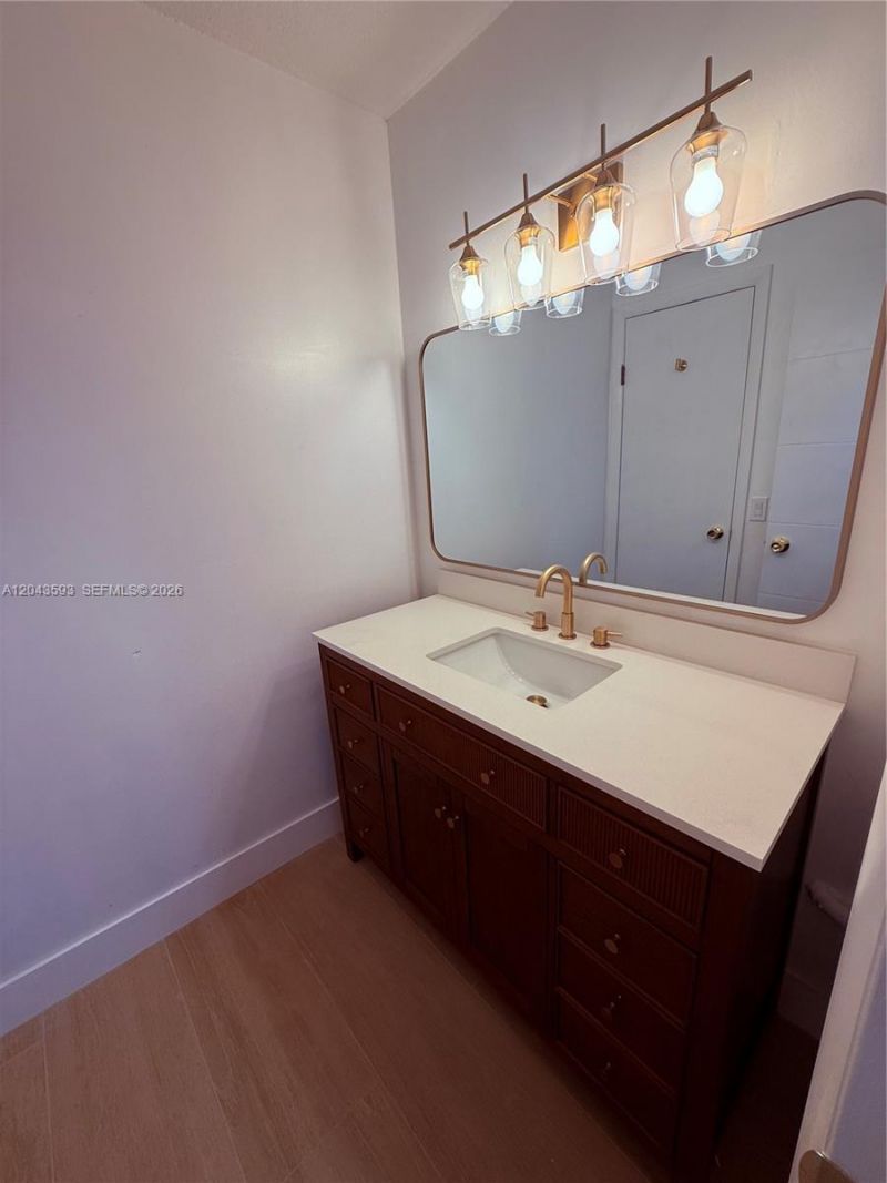 9909 NW 9th St Cir, Unit 4-3, Miami, FL 33172 Photo