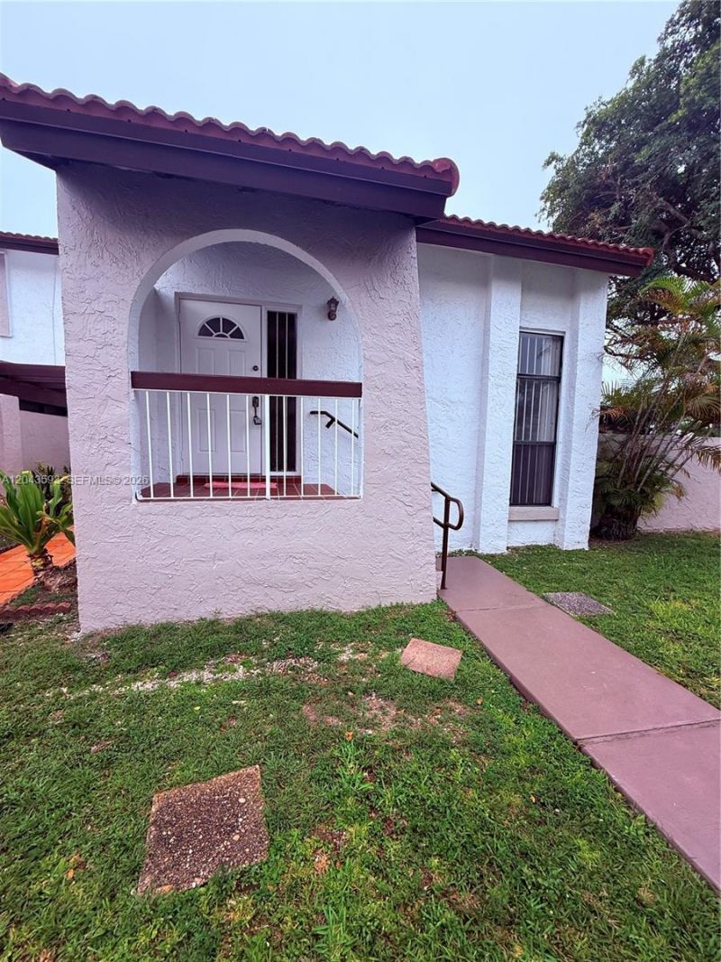 9909 NW 9th St Cir, Unit 4-3, Miami, FL 33172 Photo