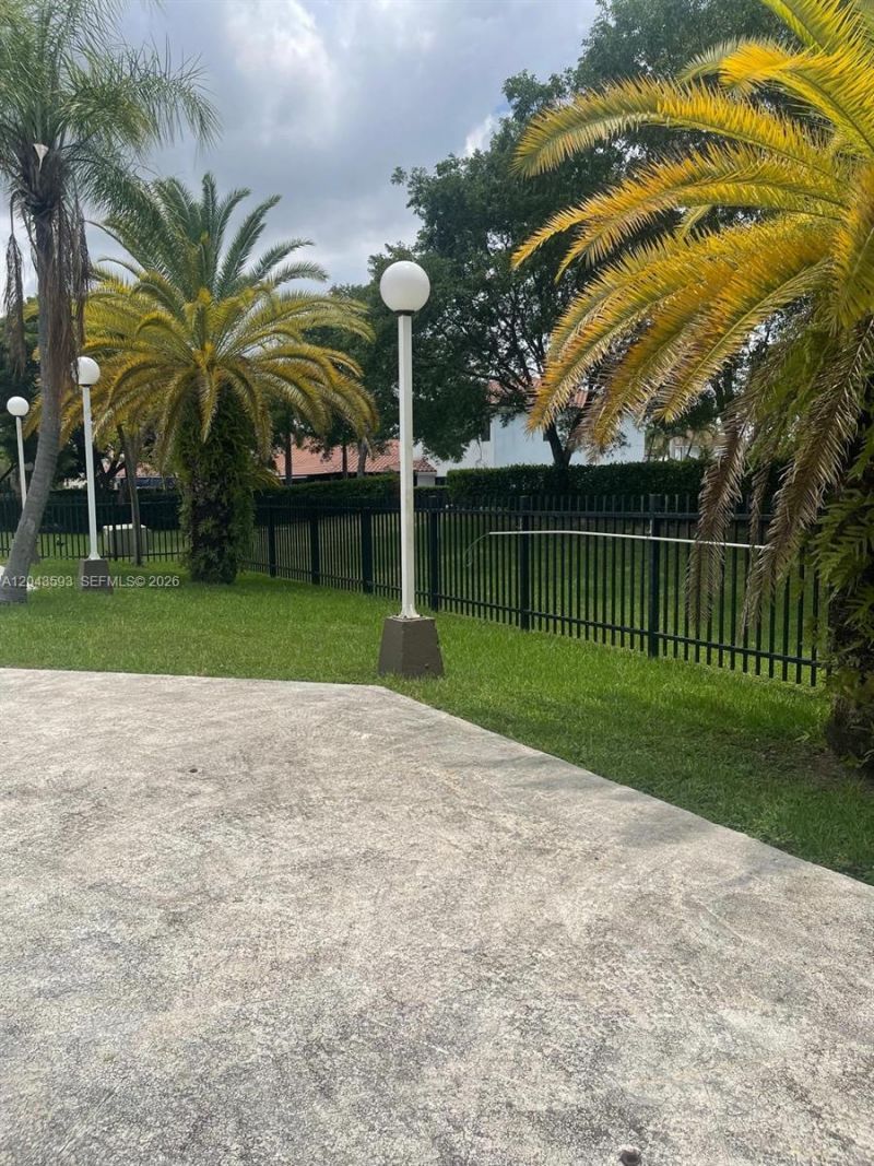 9909 NW 9th St Cir, Unit 4-3, Miami, FL 33172 Photo