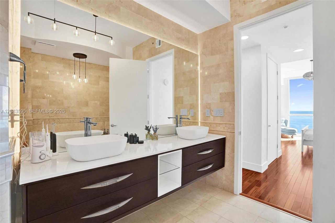 18101 Collins Ave , Unit 1607, Sunny Isles Beach, FL 33160 Photo