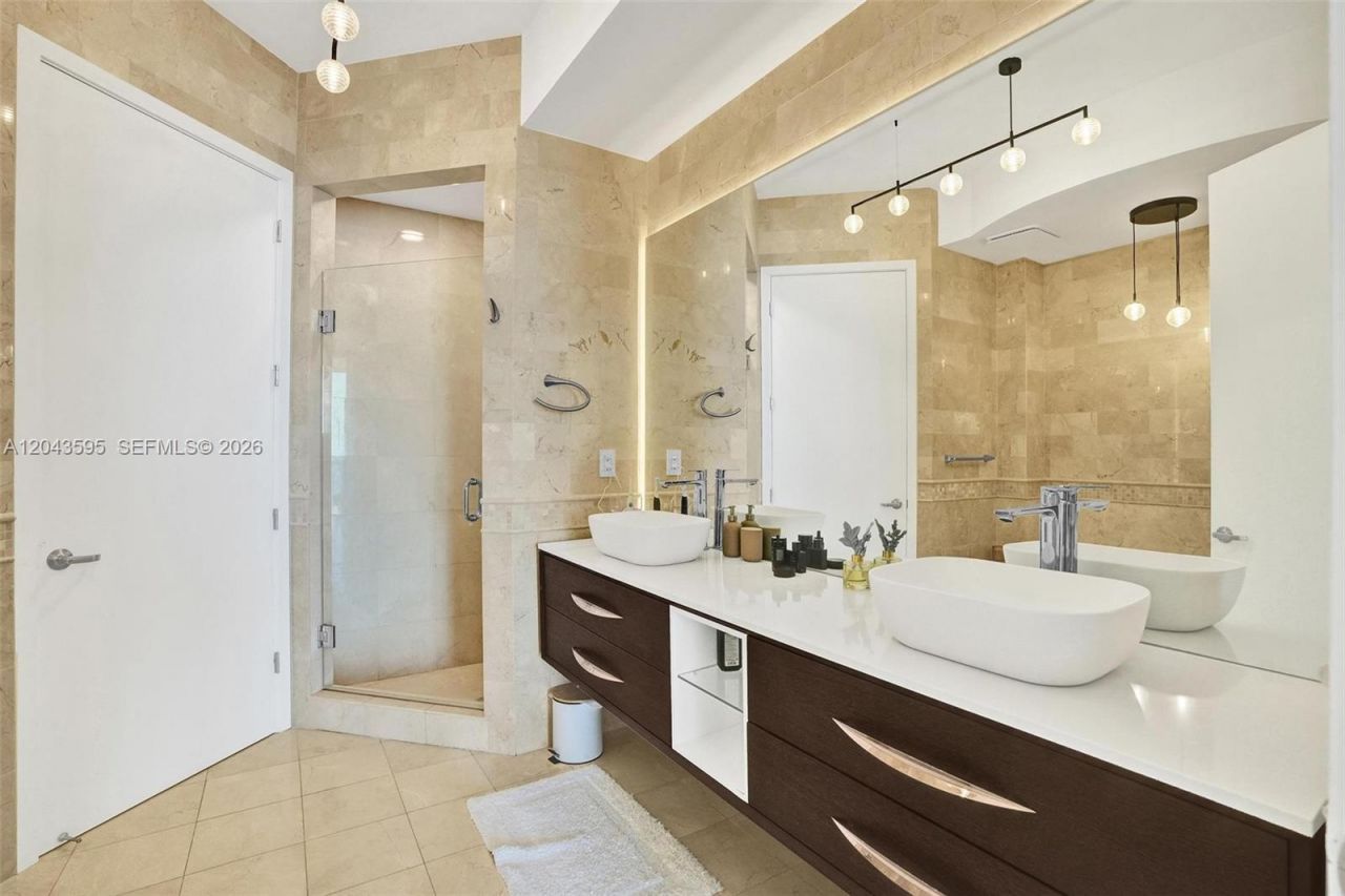 18101 Collins Ave , Unit 1607, Sunny Isles Beach, FL 33160 Photo
