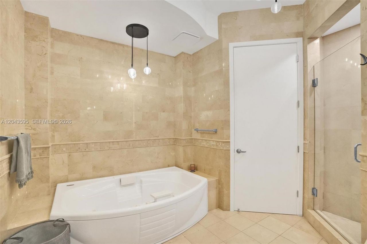 18101 Collins Ave , Unit 1607, Sunny Isles Beach, FL 33160 Photo