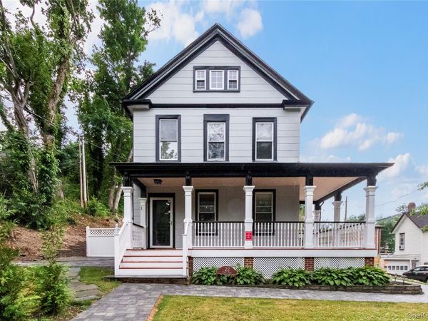 22 Town Path , Unit 1, Glen Cove, NY 11542