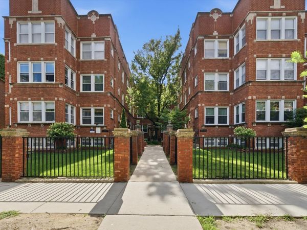 4444 N Beacon Street, Unit 2, Chicago, IL 60640