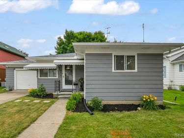 834 S Main Street, Marine City, MI 48039