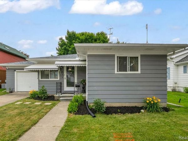 834 S Main Street, Marine City, MI 48039