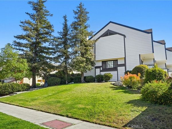 2615 Hermosa Avenue, Unit B, Montrose, CA 91020