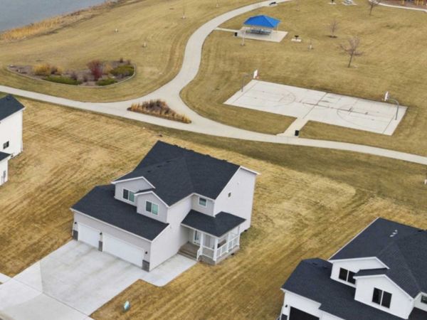4766 34th Street S, Fargo, ND 58104