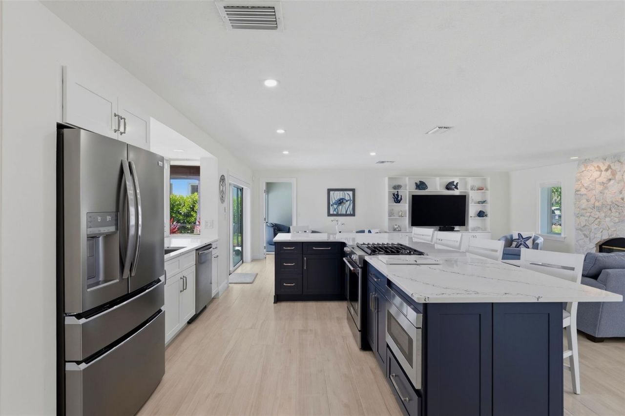 1974 Hawaii Avenue Ne, Saint Petersburg, FL 33703 Photo