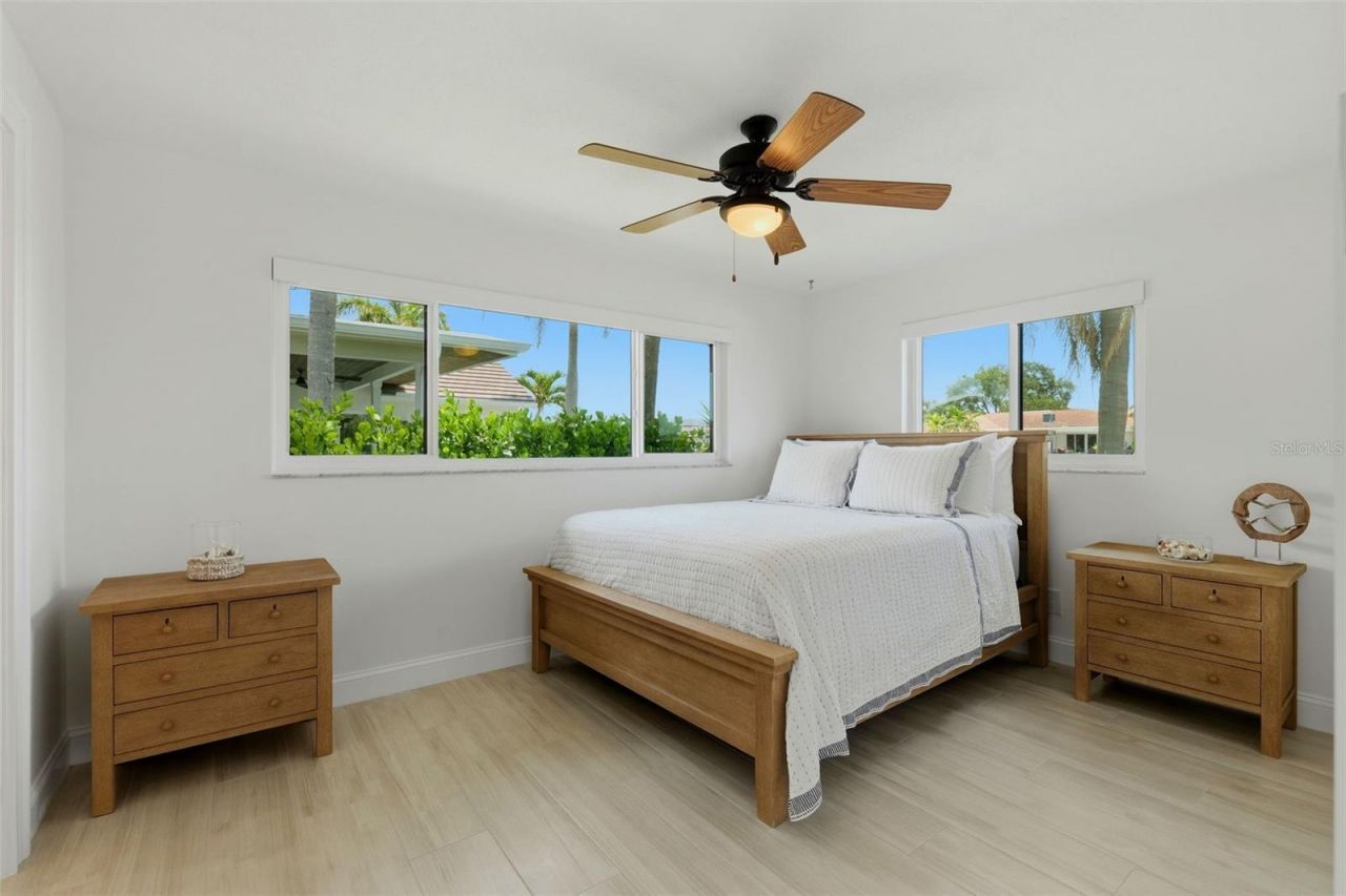 1974 Hawaii Avenue Ne, Saint Petersburg, FL 33703 Photo