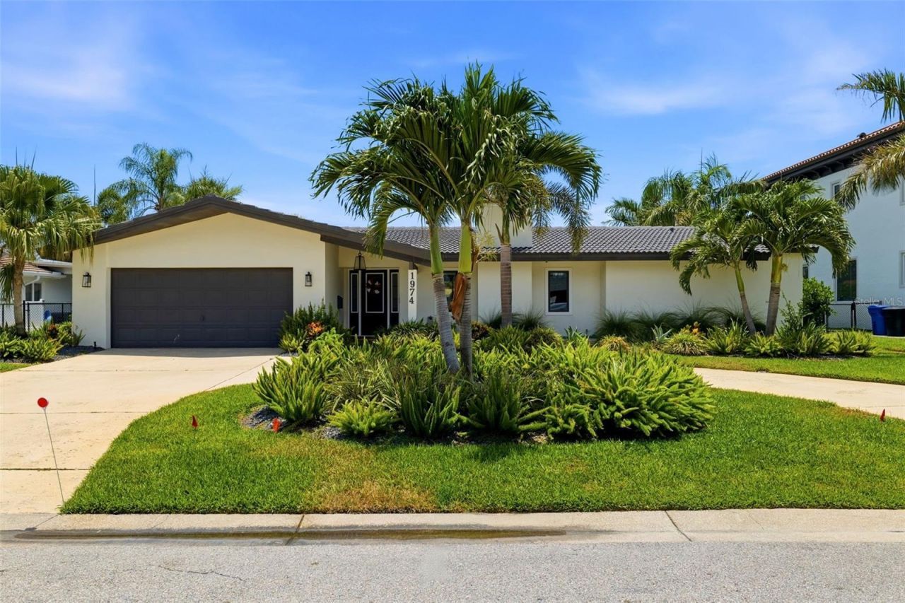 1974 Hawaii Avenue Ne, Saint Petersburg, FL 33703 Photo