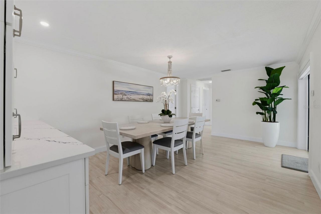 1974 Hawaii Avenue Ne, Saint Petersburg, FL 33703 Photo