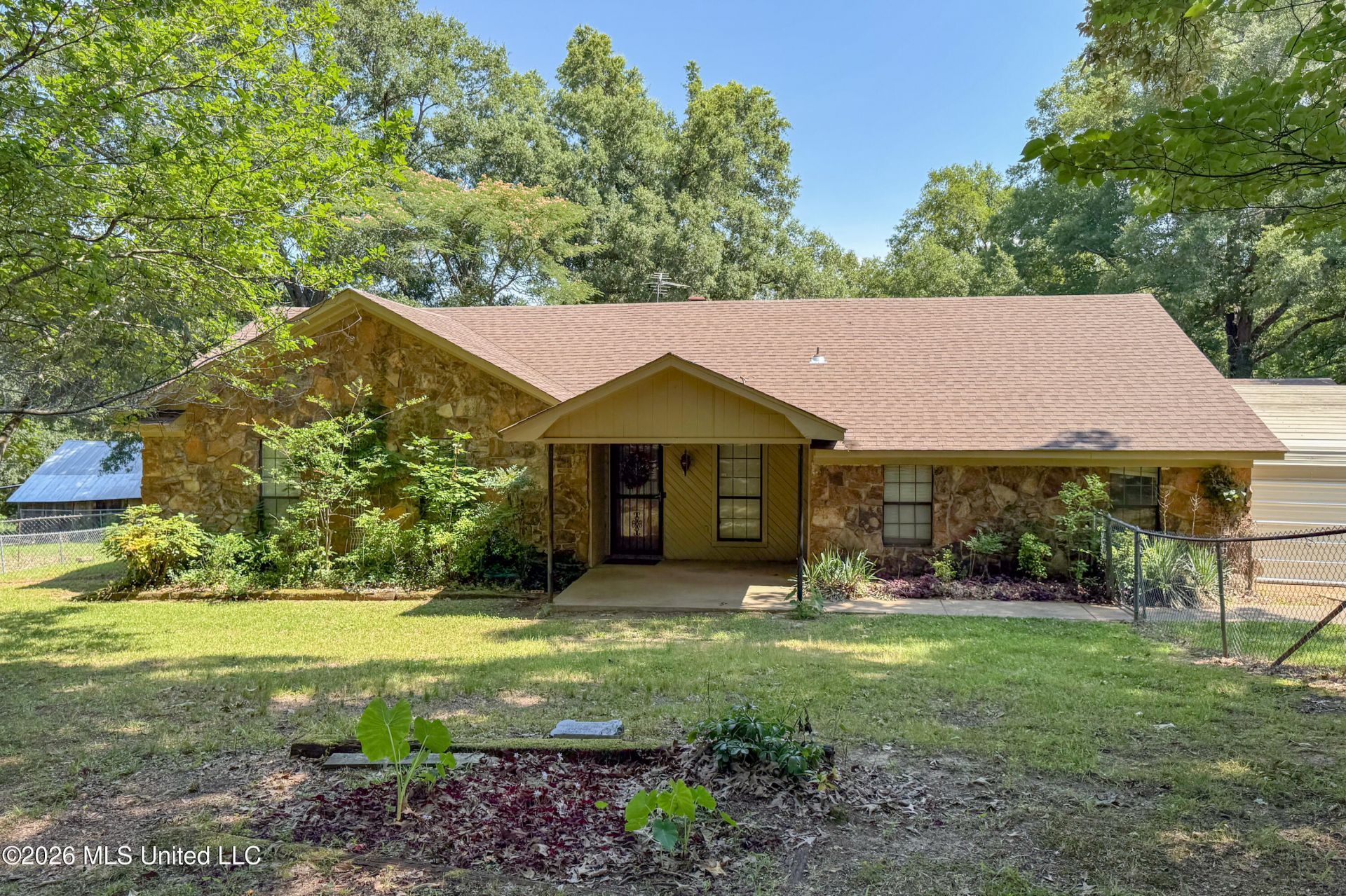 141 Oakdale Road, Coldwater, MS 38618 Main Photo