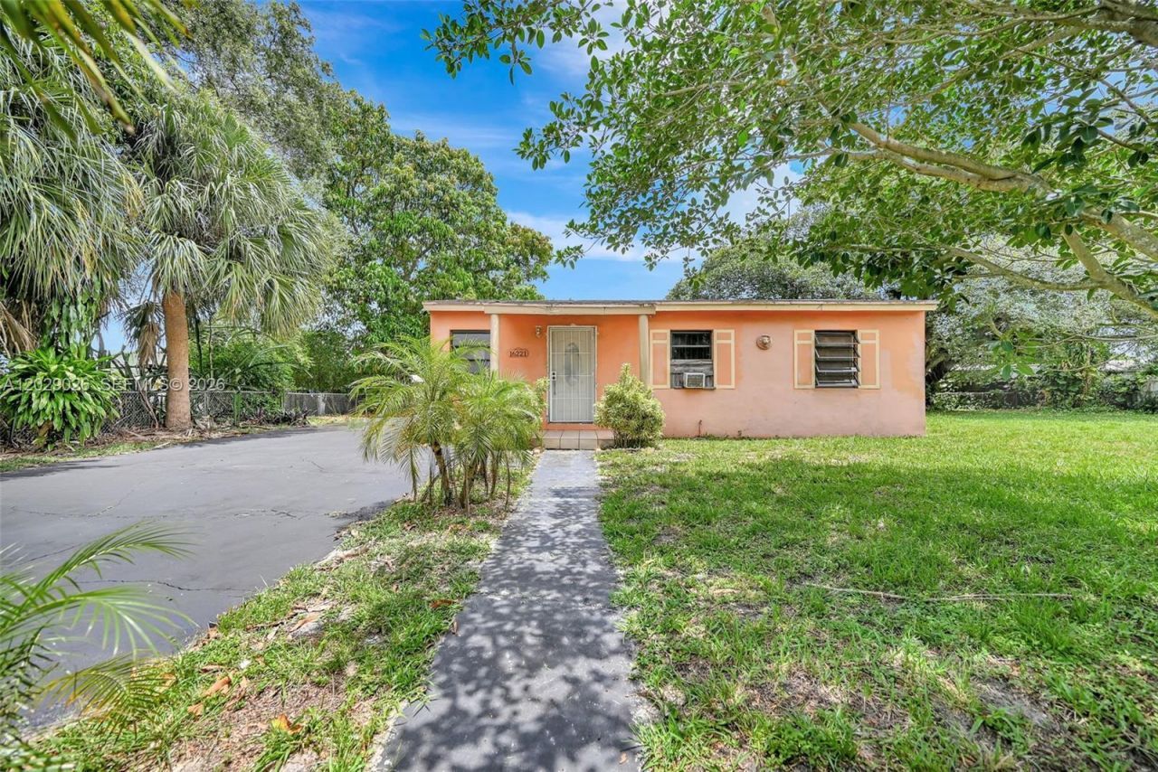 16221 NW 18th Ct, Miami Gardens, FL 33054 Photo